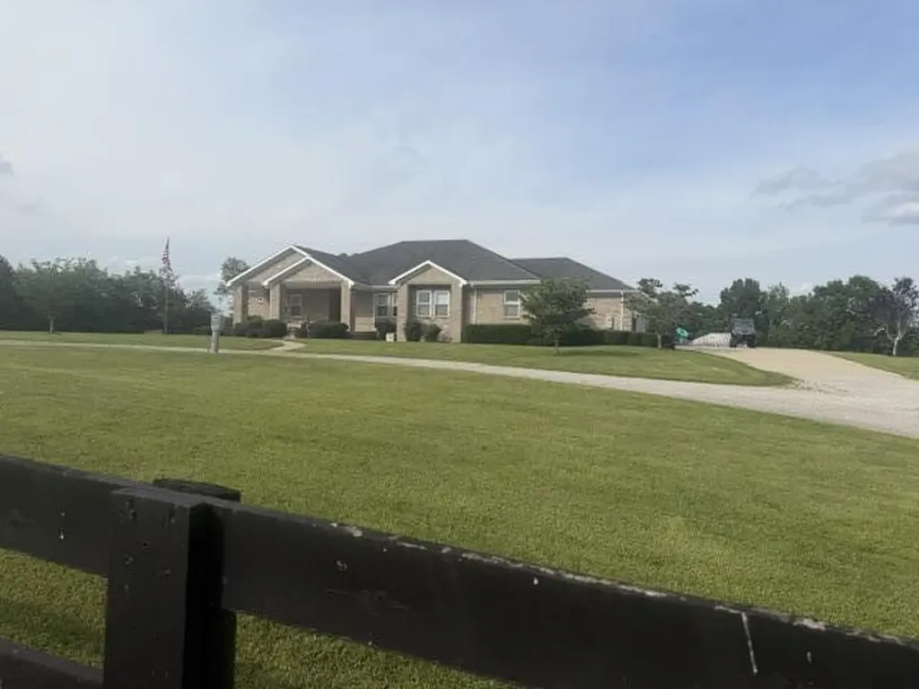 398 Jim Weaver Road Crab Orchard KY 40419