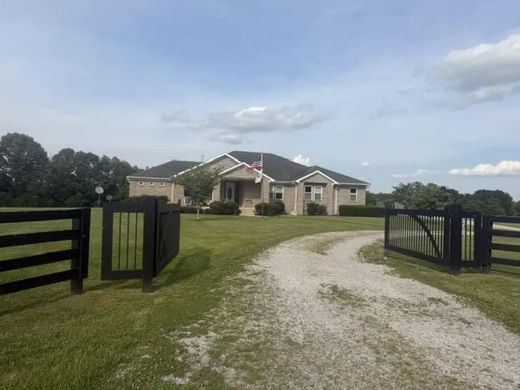 398 Jim Weaver Road Crab Orchard KY 40419