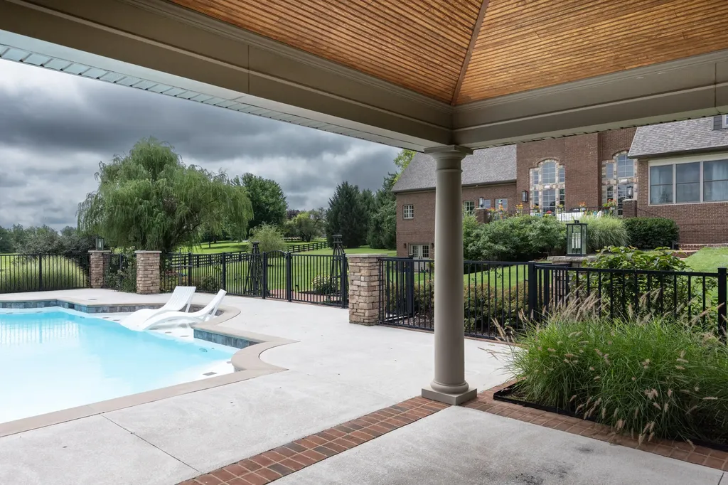 1261 Todds Station Lexington KY 40509