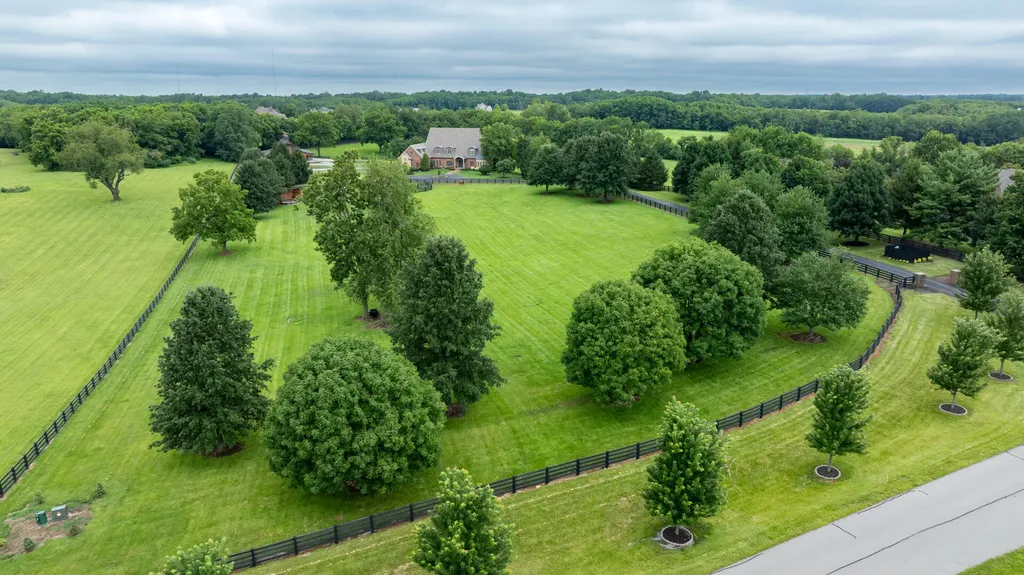 1261 Todds Station Lexington KY 40509