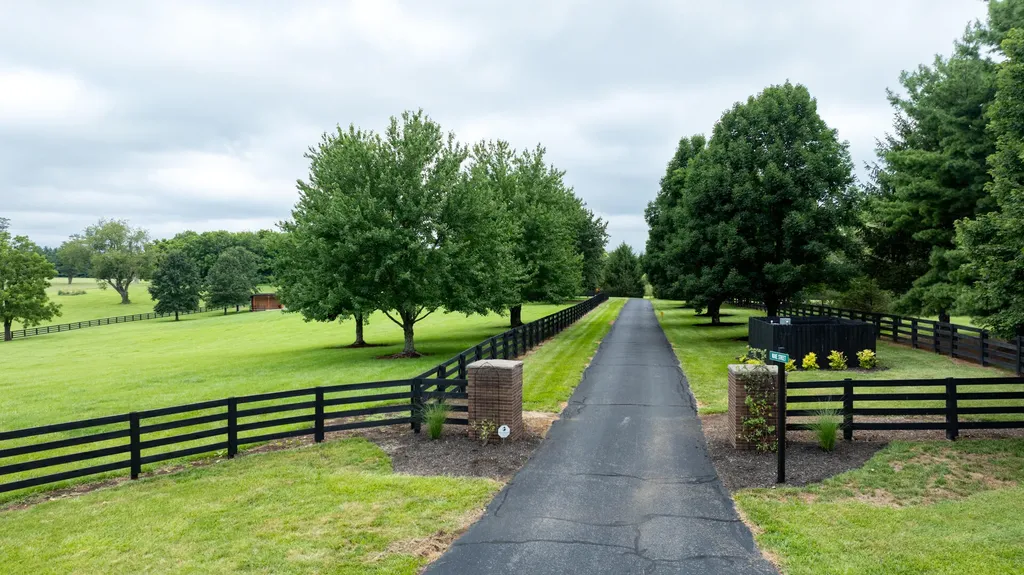 1261 Todds Station Lexington KY 40509