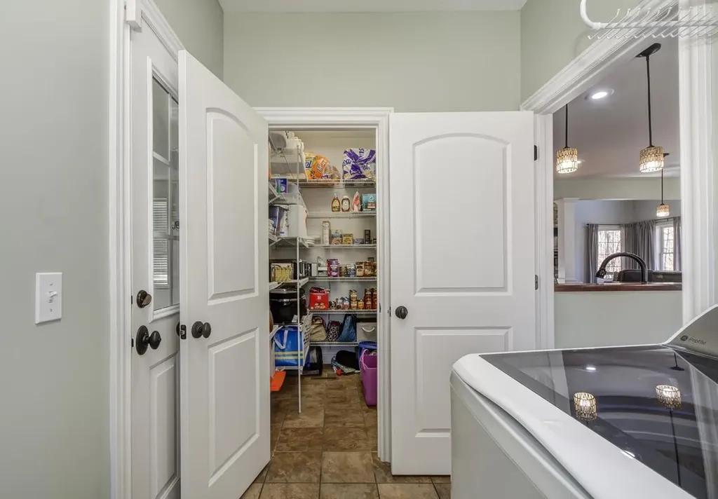 81 Pier Lane Murray KY 42071