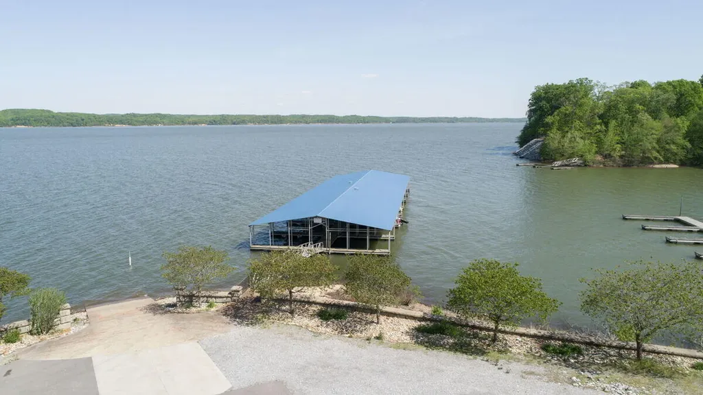 81 Pier Lane Murray KY 42071