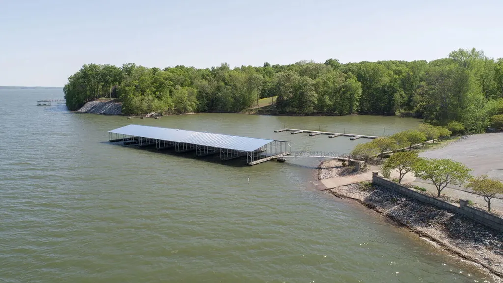 81 Pier Lane Murray KY 42071