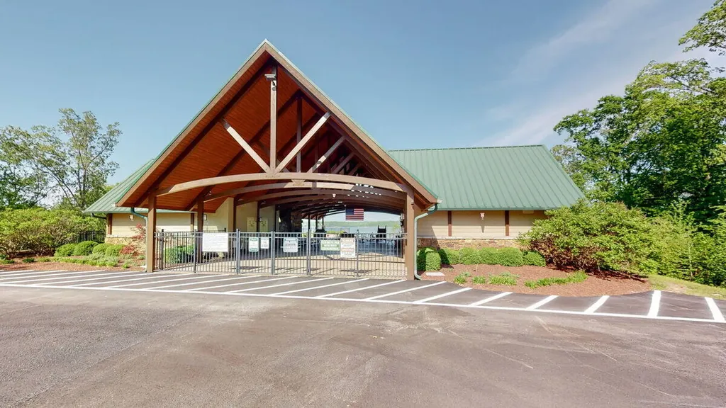 81 Pier Lane Murray KY 42071
