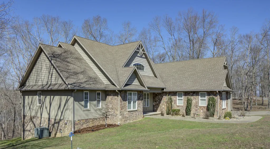 81 Pier Lane Murray KY 42071