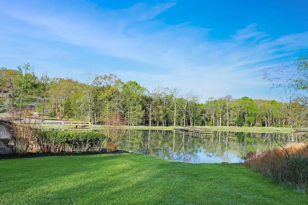 81 Pier Lane Murray KY 42071