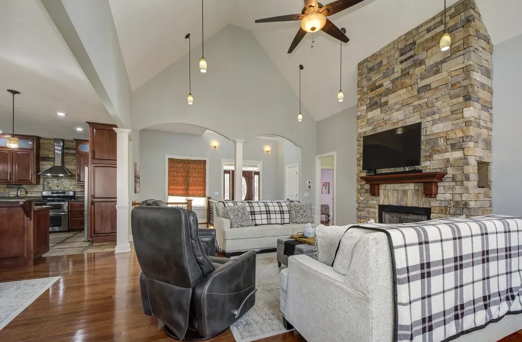81 Pier Lane Murray KY 42071