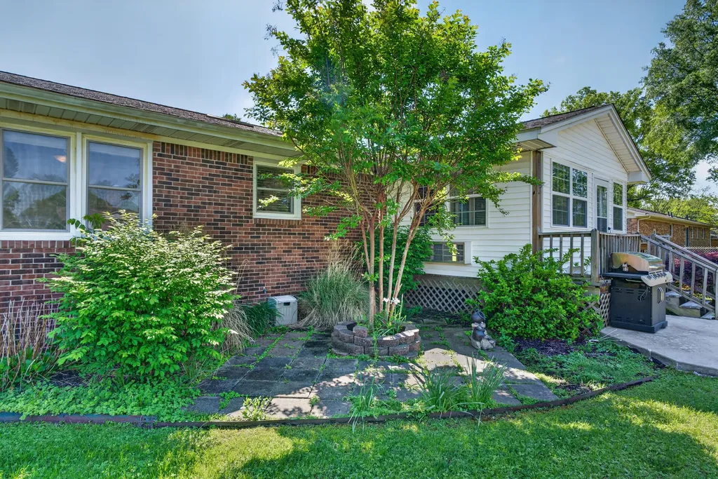 155 Susan Lane Paducah KY 42003