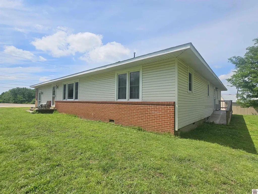 104 Cherry Laurel Lane Hickman KY 42050