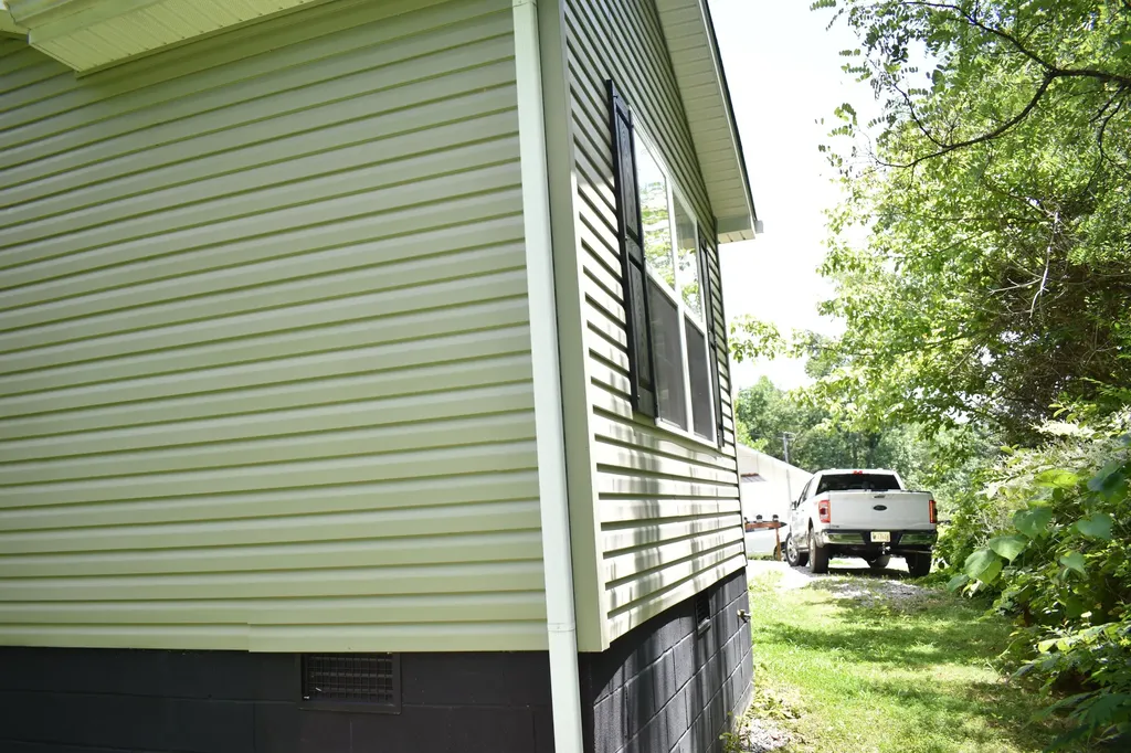 371 Eagle Lane Middlesboro KY 40965