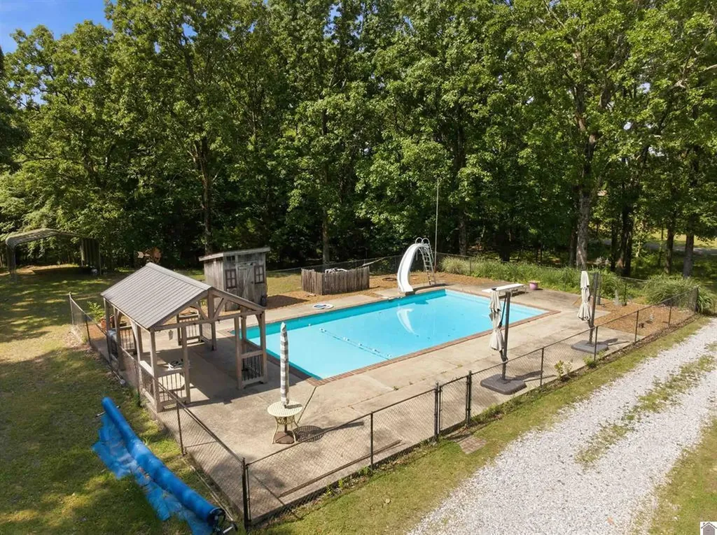 948 Kendall Road Mayfield KY 42066