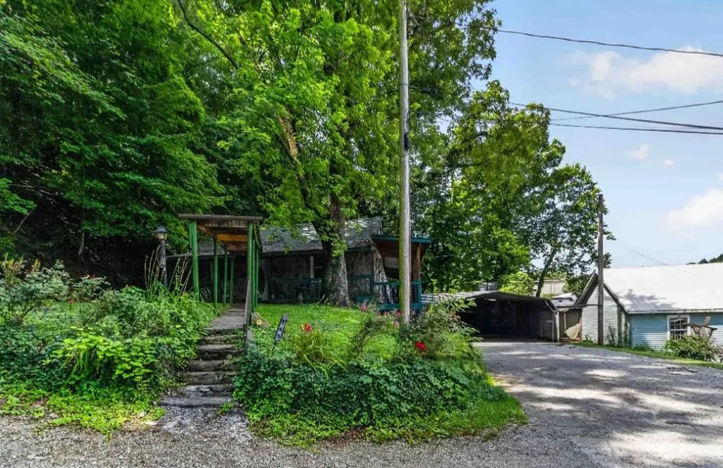 165 Gayle Street Frankfort KY 40601