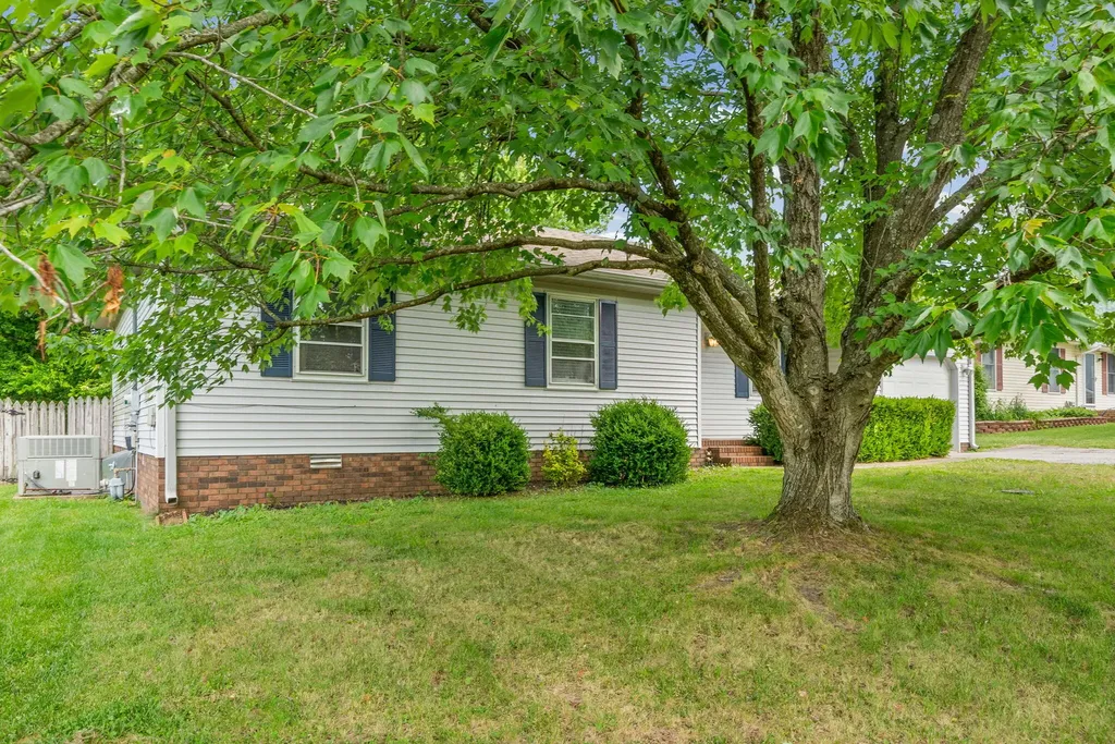 535 Foxfield Road Hopkinsville KY 42240