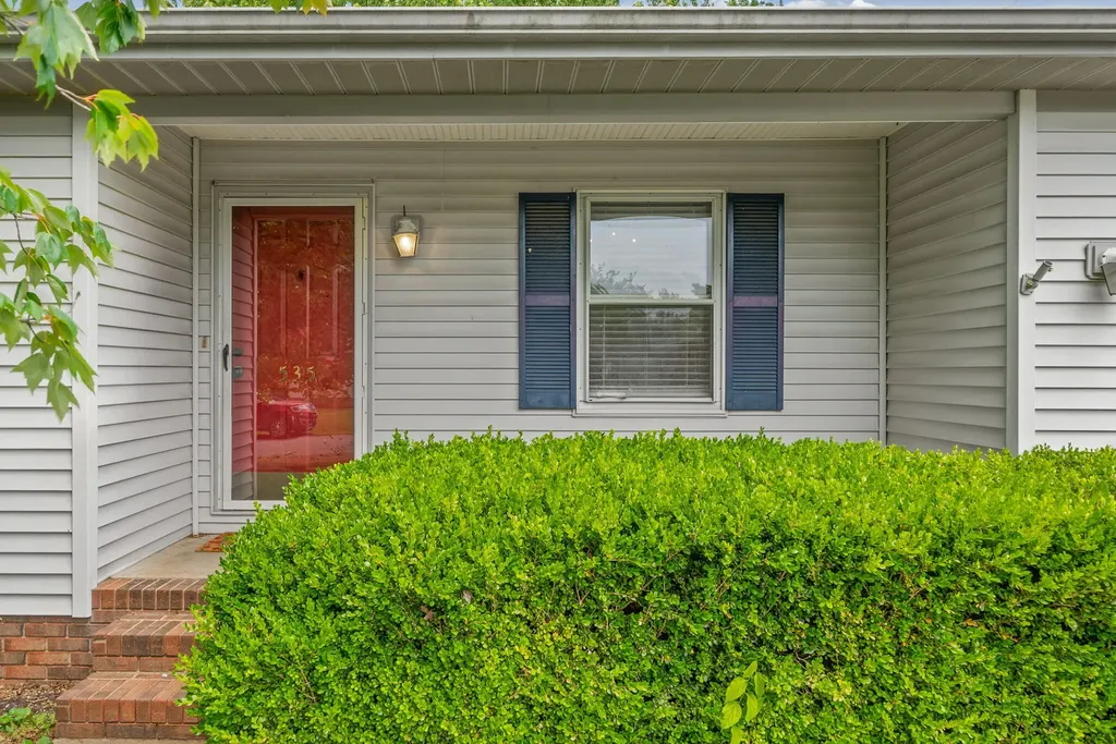 535 Foxfield Road Hopkinsville KY 42240