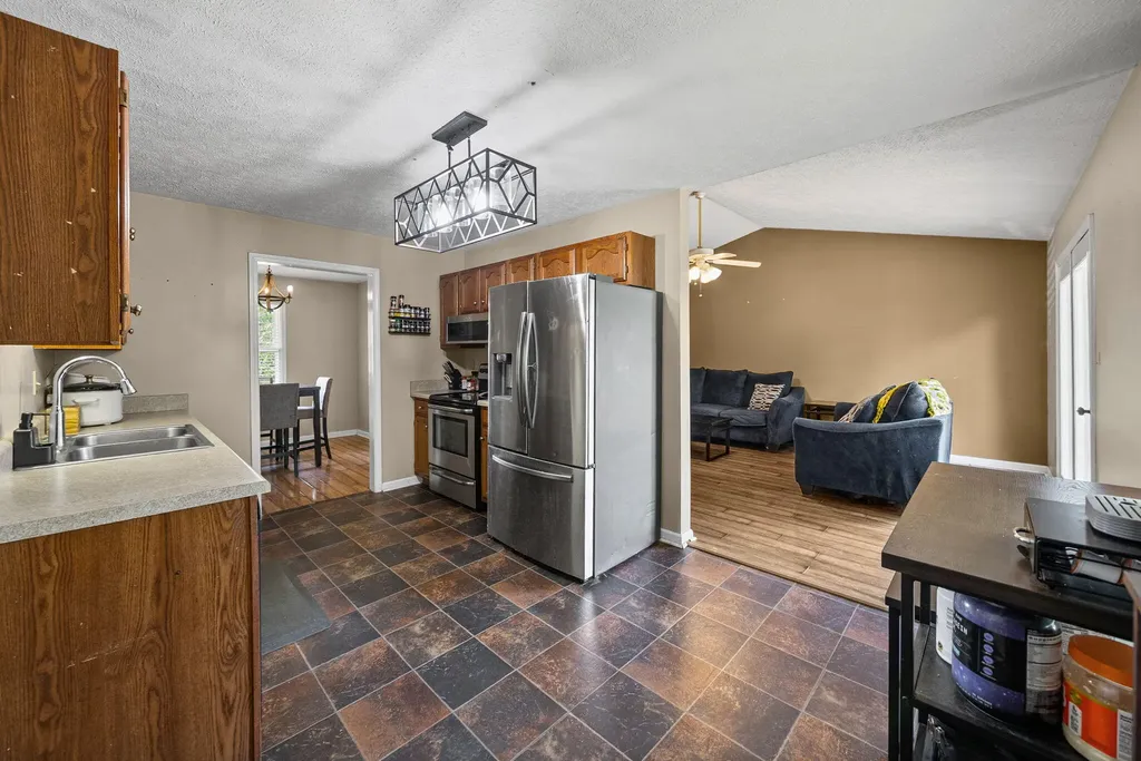 535 Foxfield Road Hopkinsville KY 42240