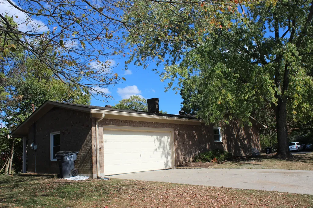 3193 Carriage Lane Lexington KY 40517