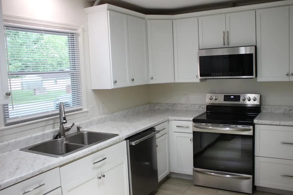 3193 Carriage Lane Lexington KY 40517