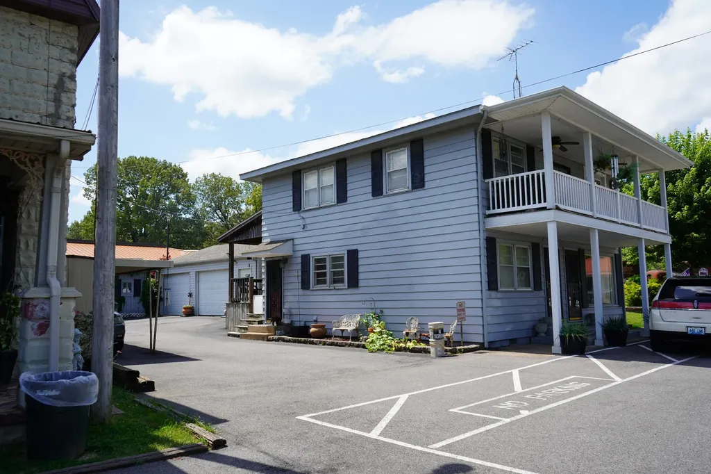 1817 J H O'bryan Avenue Grand Rivers KY 42045
