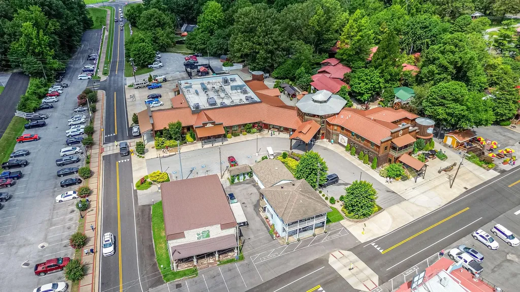 1817 J H O'bryan Avenue Grand Rivers KY 42045