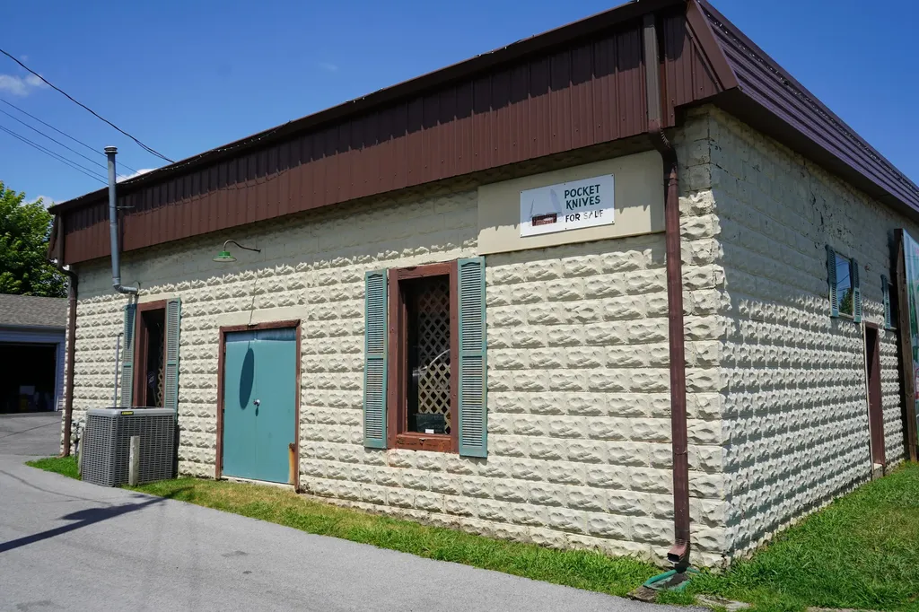 1817 J H O'bryan Avenue Grand Rivers KY 42045