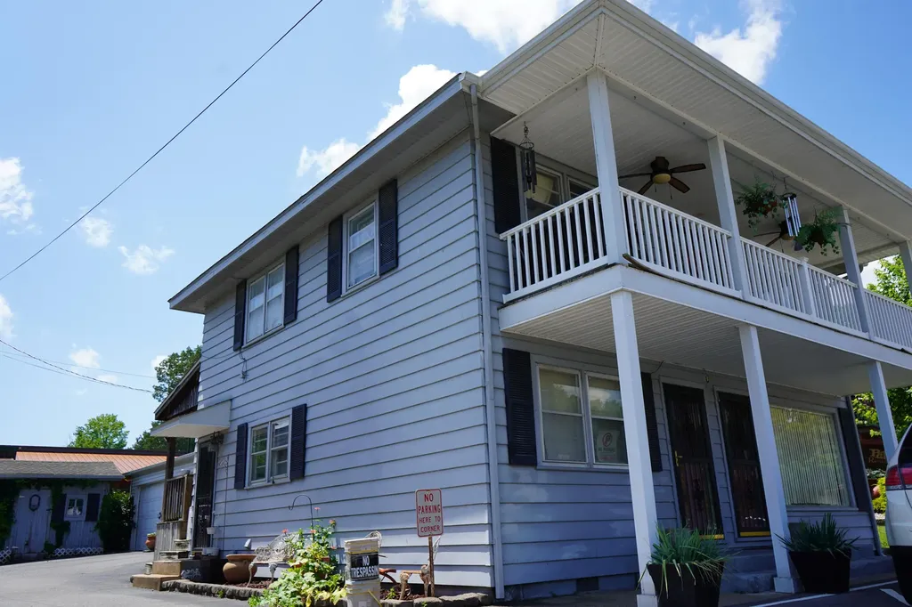 1817 J H O'bryan Avenue Grand Rivers KY 42045