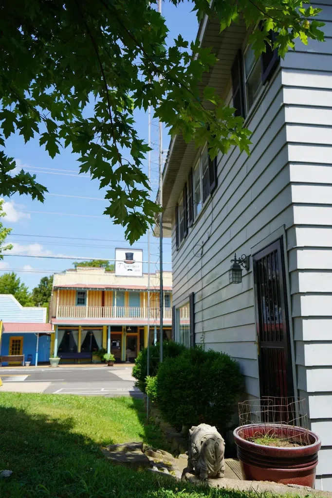 1817 J H O'bryan Avenue Grand Rivers KY 42045