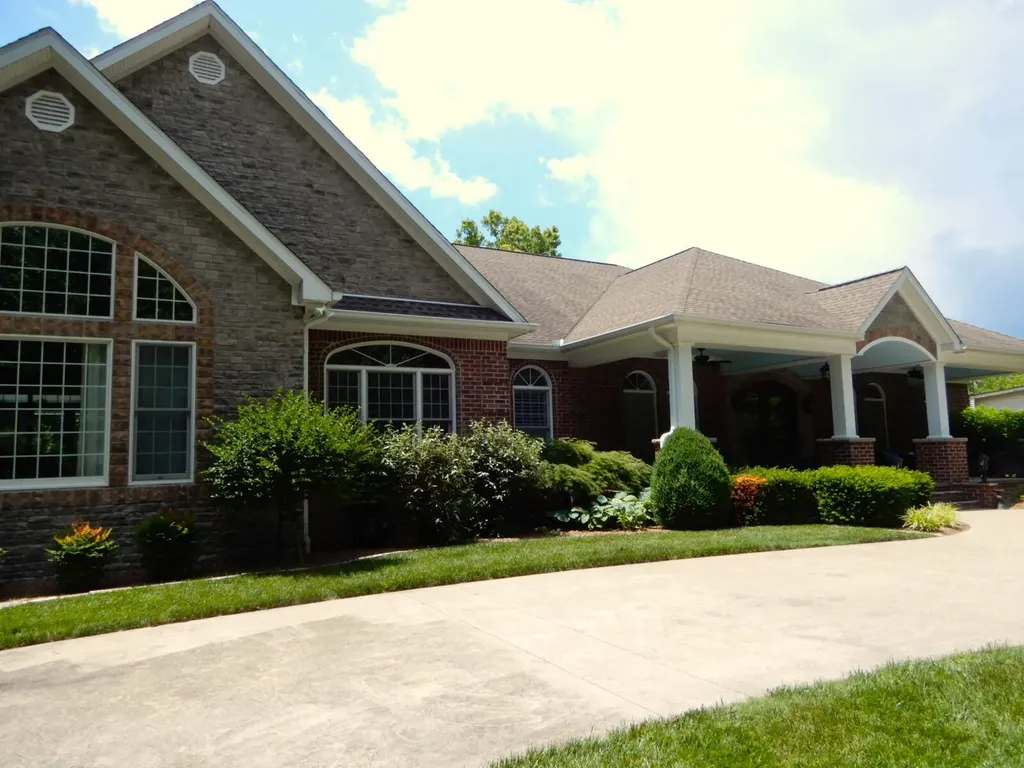 135 Allegheny Road Gilbertsville KY 42044