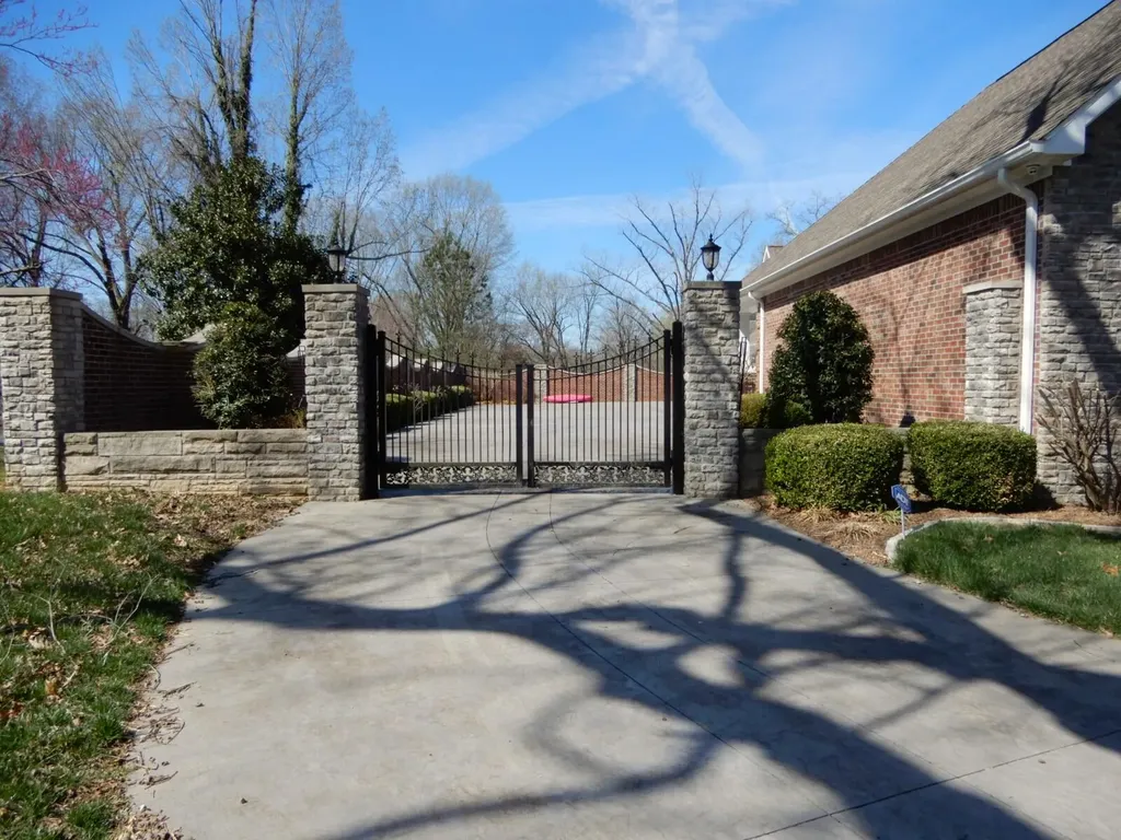 135 Allegheny Road Gilbertsville KY 42044