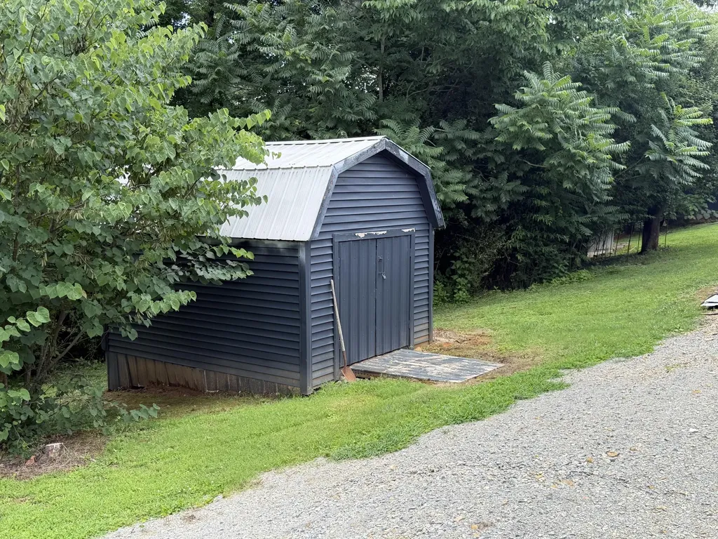 228 Dudley Hill Road Nancy KY 42544