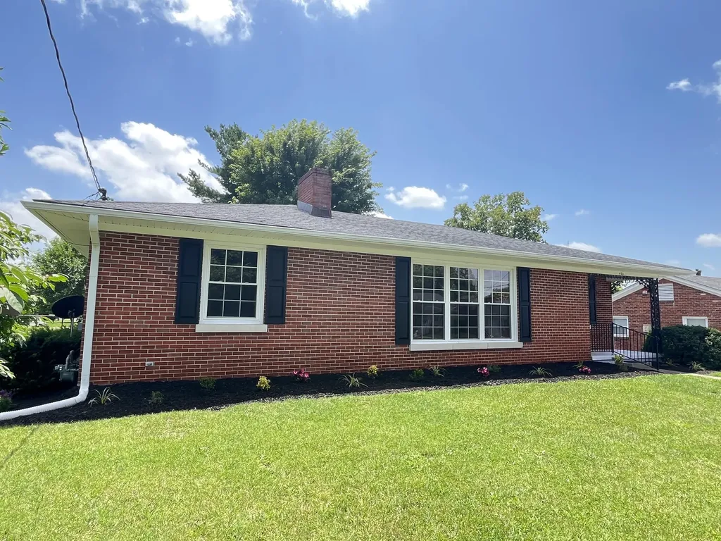 430 College Manor Harrodsburg KY 40330