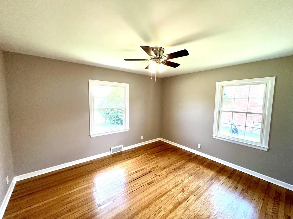 430 College Manor Harrodsburg KY 40330