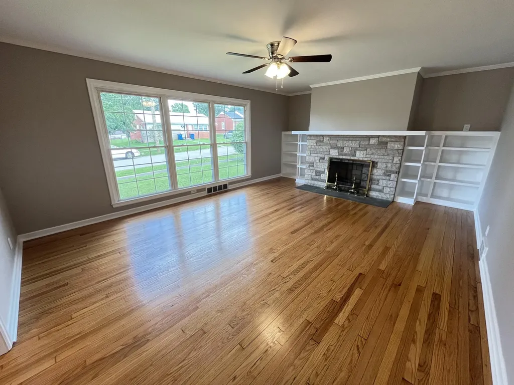 430 College Manor Harrodsburg KY 40330