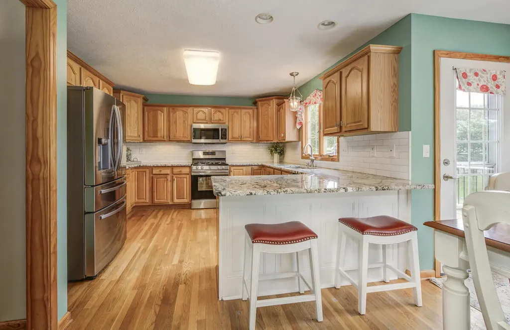 91 Lakeshore Road Gilbertsville KY 42044