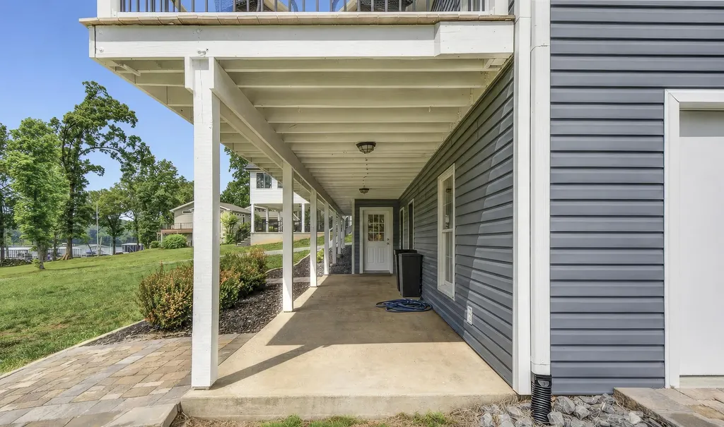 91 Lakeshore Road Gilbertsville KY 42044