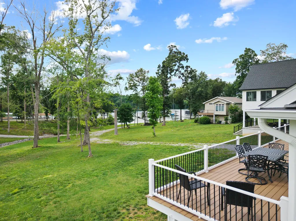91 Lakeshore Road Gilbertsville KY 42044