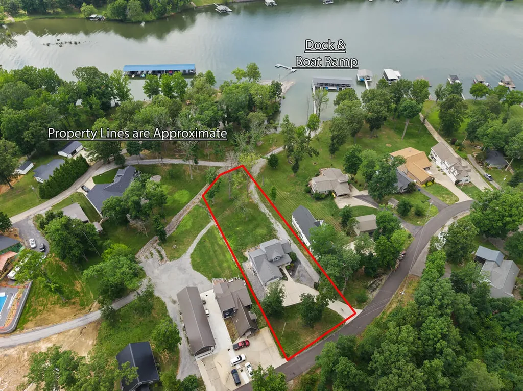 91 Lakeshore Road Gilbertsville KY 42044