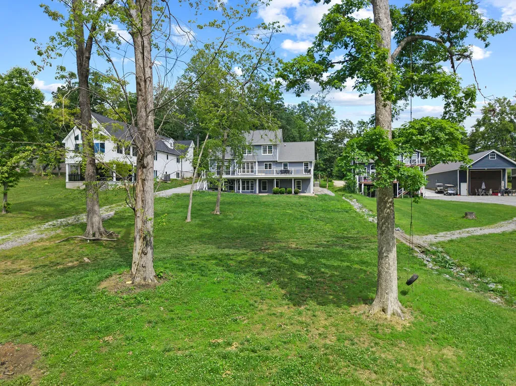 91 Lakeshore Road Gilbertsville KY 42044