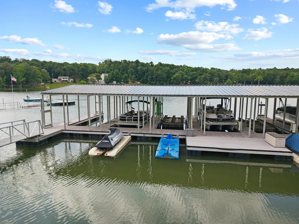 91 Lakeshore Road Gilbertsville KY 42044