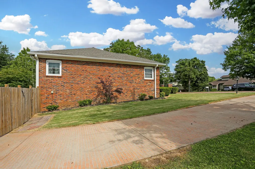1511 Oxford Drive Murray KY 42071