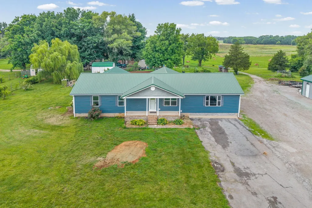 2679 Loop Lane Gracey KY 42232