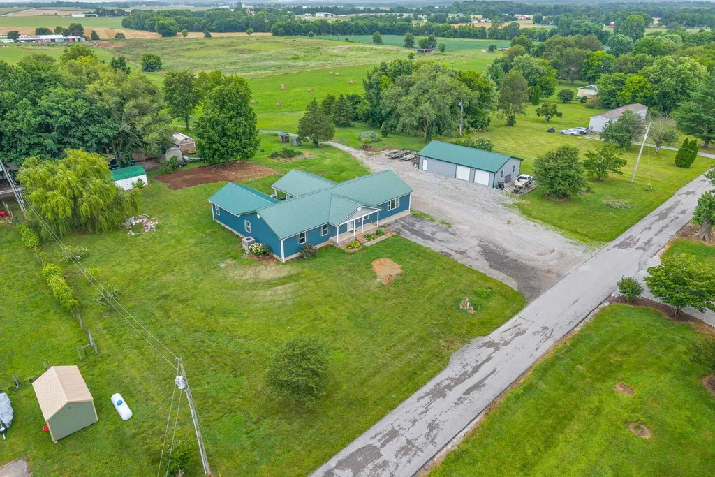 2679 Loop Lane Gracey KY 42232