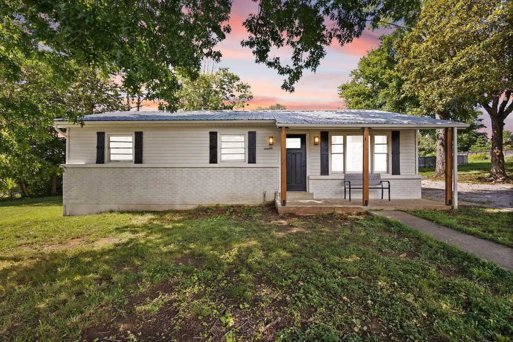 102 Walnut Street Ferguson KY 42533