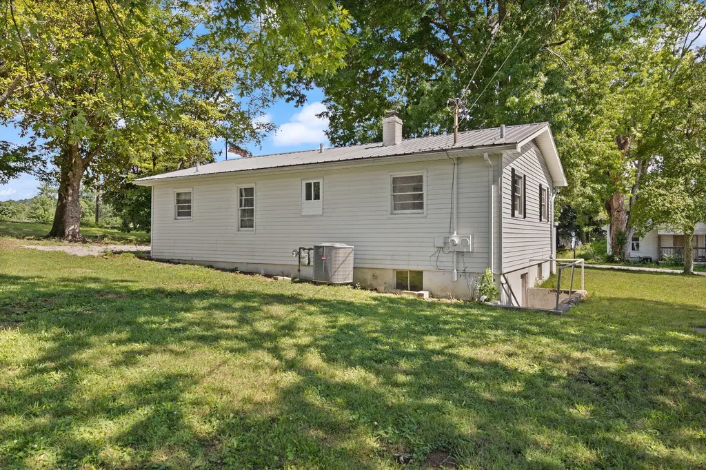 102 Walnut Street Ferguson KY 42533