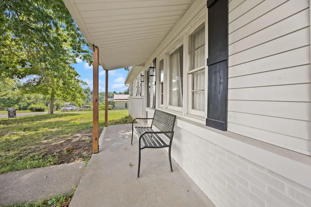102 Walnut Street Ferguson KY 42533