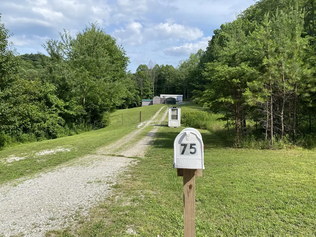 75 Walnut Road Lily KY 40740