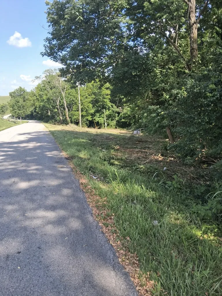 2707 Short Pike Hustonville KY 40437
