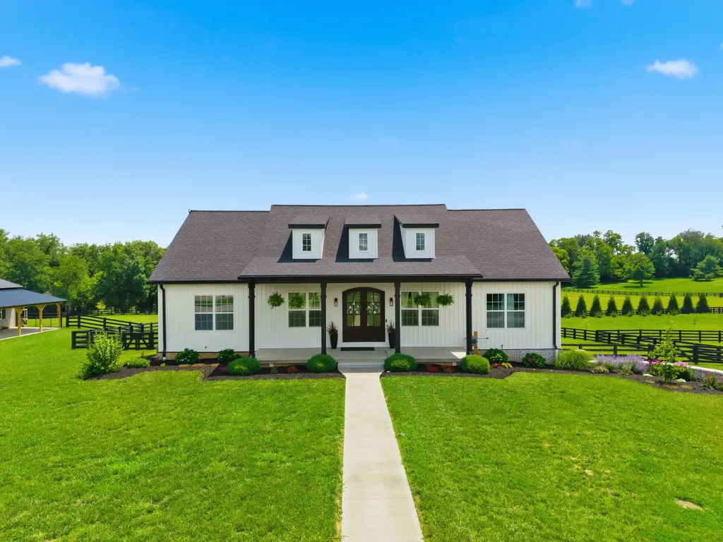 76 Woodspoint Drive Lancaster KY 40444