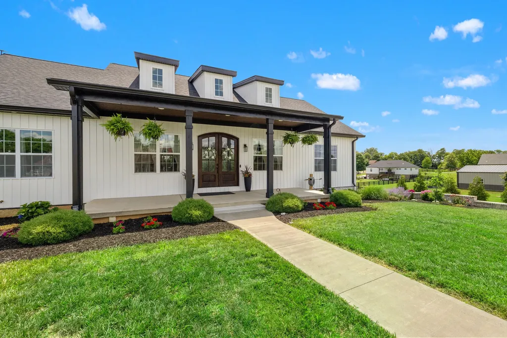 76 Woodspoint Drive Lancaster KY 40444