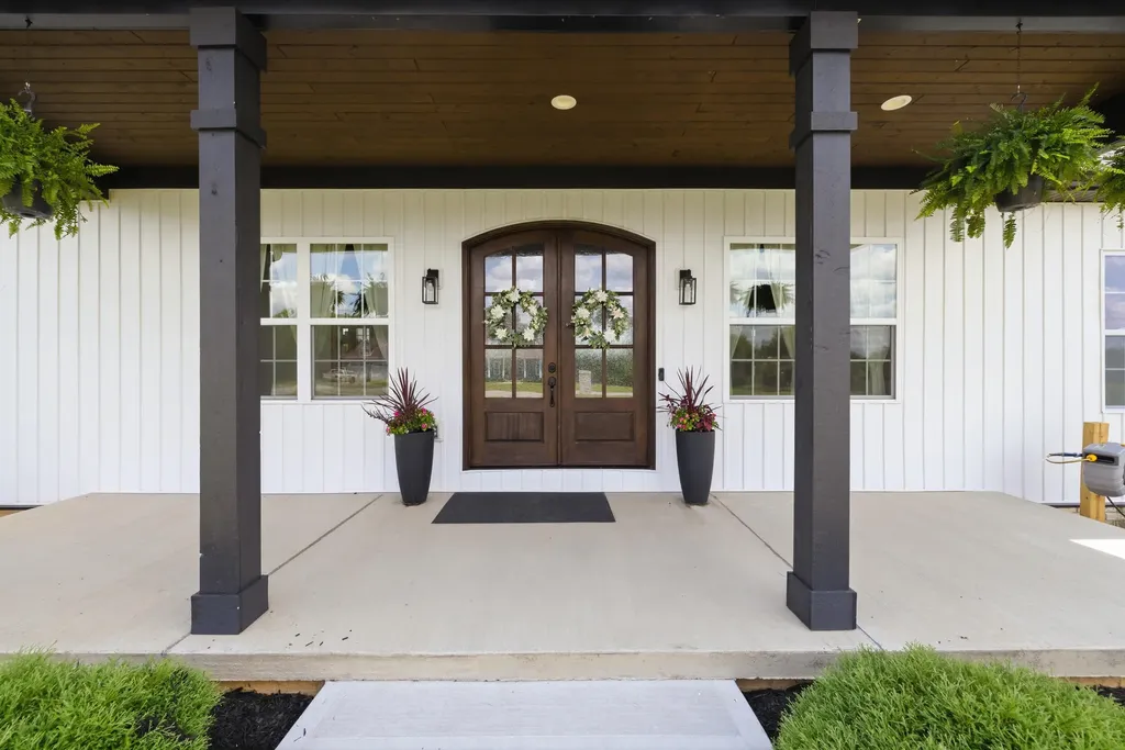 76 Woodspoint Drive Lancaster KY 40444